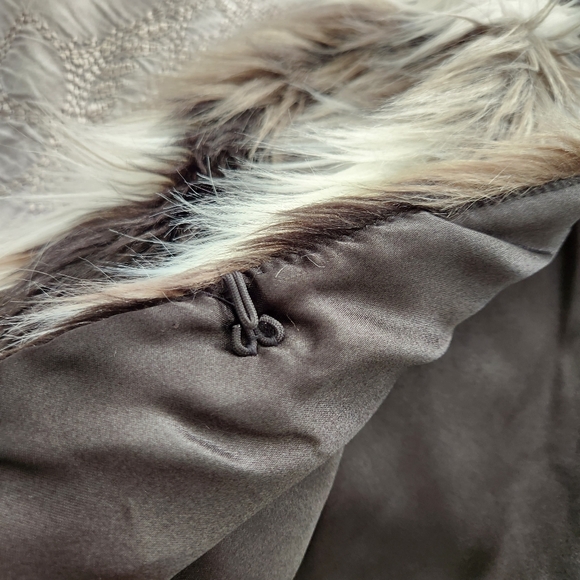 NEW LOOK FAUX FUR COAT SIZE S - Picture 3 of 14